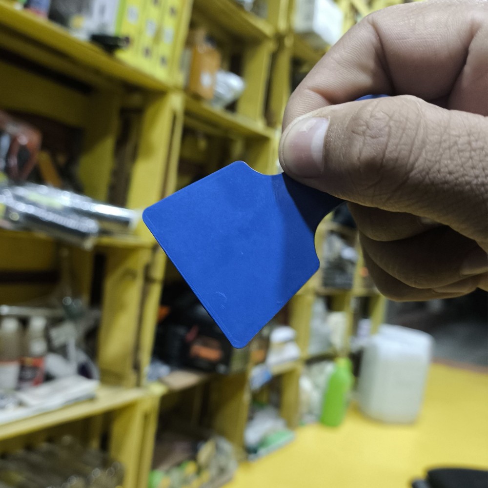 Espátula 43mm plástica con cabo pequeña multiusos